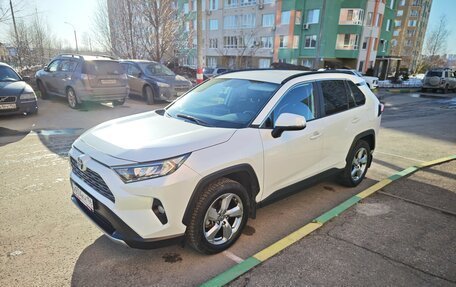 Toyota RAV4, 2020 год, 4 000 000 рублей, 8 фотография