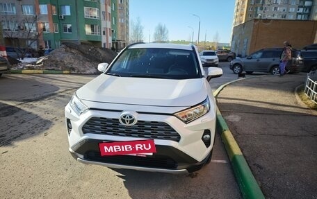 Toyota RAV4, 2020 год, 4 000 000 рублей, 4 фотография