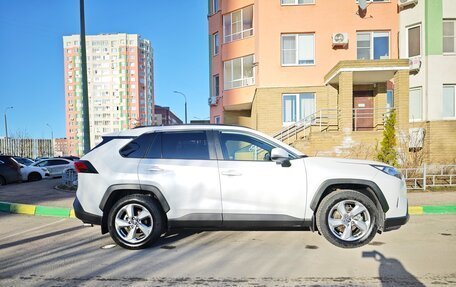 Toyota RAV4, 2020 год, 4 000 000 рублей, 14 фотография