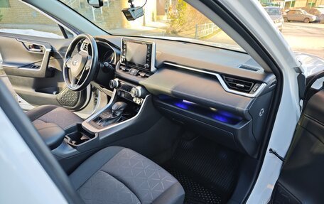 Toyota RAV4, 2020 год, 4 000 000 рублей, 23 фотография