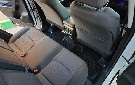 Toyota RAV4, 2020 год, 4 000 000 рублей, 33 фотография