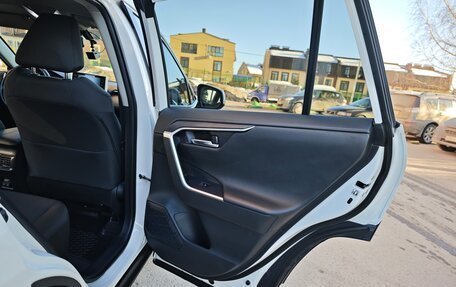 Toyota RAV4, 2020 год, 4 000 000 рублей, 34 фотография