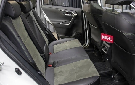 Toyota RAV4, 2025 год, 3 949 000 рублей, 12 фотография