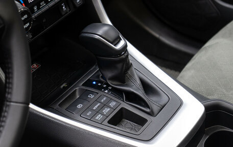 Toyota RAV4, 2025 год, 3 949 000 рублей, 21 фотография