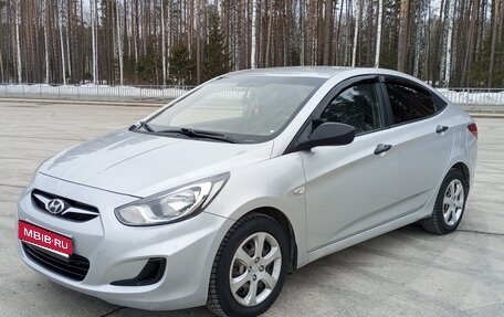Hyundai Solaris II рестайлинг, 2013 год, 630 000 рублей, 1 фотография