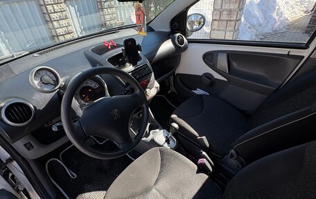 Peugeot 107 I рестайлинг, 2010 год, 400 000 рублей, 6 фотография