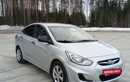 Hyundai Solaris II рестайлинг, 2013 год, 630 000 рублей, 3 фотография