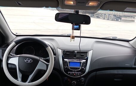 Hyundai Solaris II рестайлинг, 2013 год, 630 000 рублей, 17 фотография