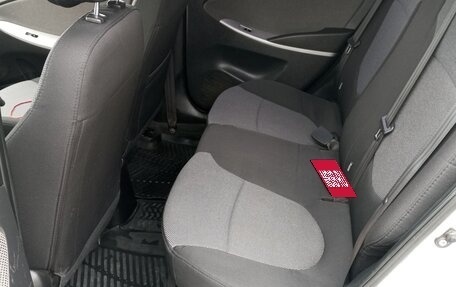 Hyundai Solaris II рестайлинг, 2013 год, 630 000 рублей, 14 фотография