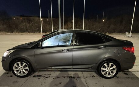 Hyundai Solaris II рестайлинг, 2011 год, 660 000 рублей, 4 фотография