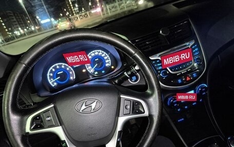 Hyundai Solaris II рестайлинг, 2011 год, 660 000 рублей, 2 фотография