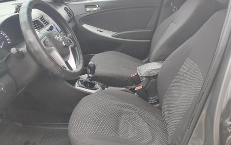 Hyundai Solaris II рестайлинг, 2011 год, 530 000 рублей, 6 фотография