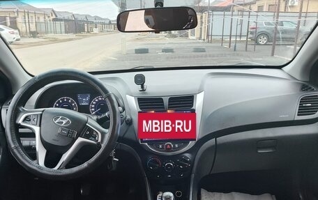 Hyundai Solaris II рестайлинг, 2011 год, 530 000 рублей, 7 фотография