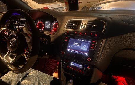 Volkswagen Polo VI (EU Market), 2019 год, 800 000 рублей, 21 фотография