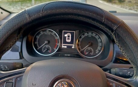 Skoda Rapid I, 2017 год, 800 000 рублей, 10 фотография