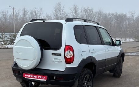 Chevrolet Niva I рестайлинг, 2018 год, 900 000 рублей, 3 фотография