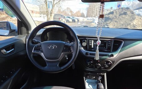 Hyundai Solaris II рестайлинг, 2017 год, 1 099 500 рублей, 10 фотография