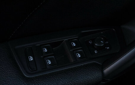 Volkswagen Tiguan II, 2018 год, 3 150 000 рублей, 20 фотография