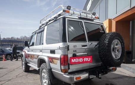 Toyota Land Cruiser 70, 2015 год, 7 385 000 рублей, 14 фотография