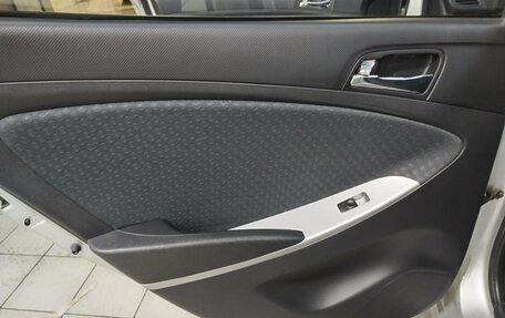 Hyundai Solaris II рестайлинг, 2011 год, 670 000 рублей, 15 фотография