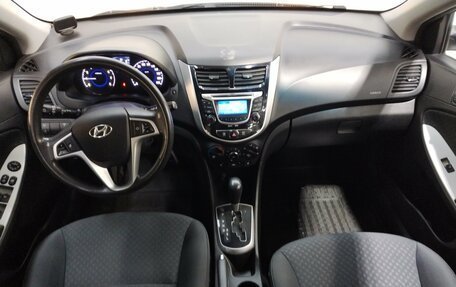 Hyundai Solaris II рестайлинг, 2011 год, 670 000 рублей, 8 фотография