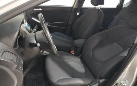 Hyundai Solaris II рестайлинг, 2011 год, 670 000 рублей, 6 фотография