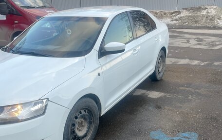 Skoda Rapid I, 2014 год, 320 000 рублей, 2 фотография