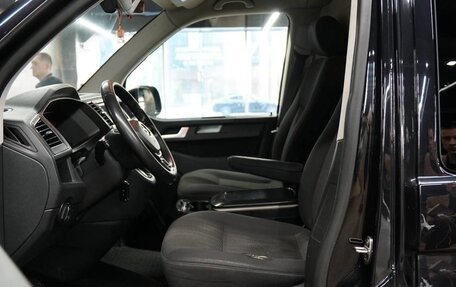 Volkswagen Caravelle T6 рестайлинг, 2015 год, 7 500 000 рублей, 12 фотография