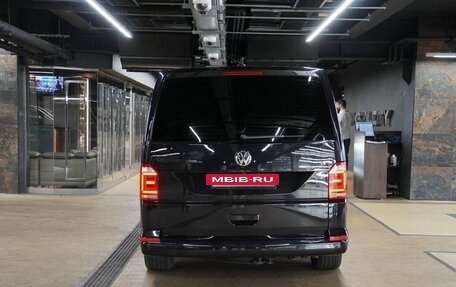 Volkswagen Caravelle T6 рестайлинг, 2015 год, 7 500 000 рублей, 9 фотография