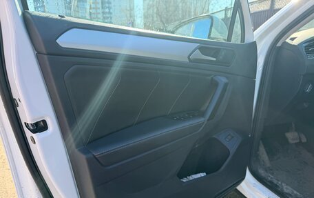 Volkswagen Tiguan II, 2019 год, 2 990 000 рублей, 11 фотография