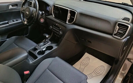 KIA Sportage IV рестайлинг, 2018 год, 2 195 000 рублей, 9 фотография