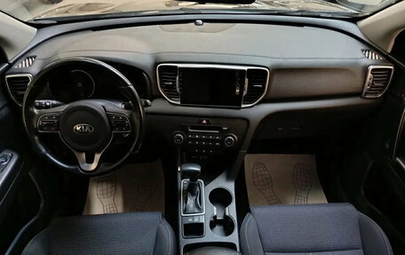 KIA Sportage IV рестайлинг, 2018 год, 2 195 000 рублей, 10 фотография