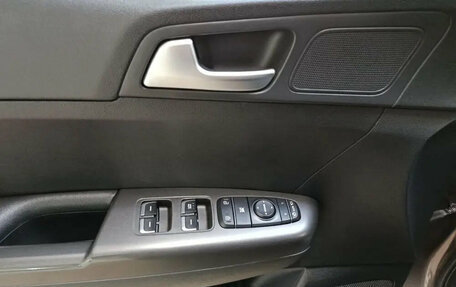 KIA Sportage IV рестайлинг, 2018 год, 2 195 000 рублей, 14 фотография