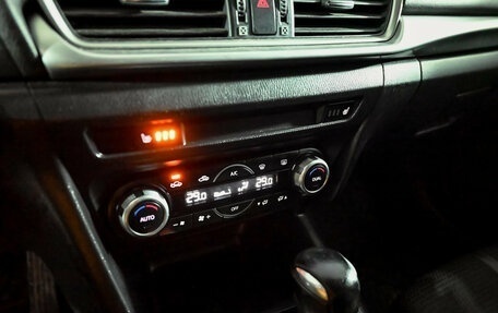 Mazda 3, 2018 год, 1 650 000 рублей, 15 фотография