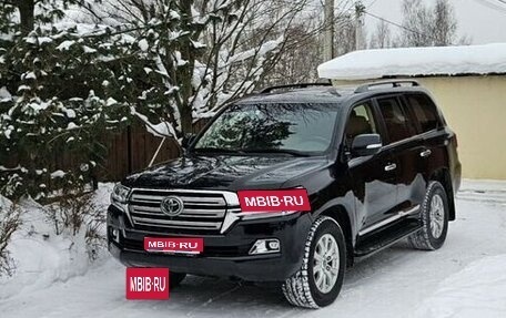 Toyota Land Cruiser 200, 2019 год, 8 599 000 рублей, 1 фотография