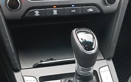 Hyundai Elantra VI рестайлинг, 2017 год, 660 000 рублей, 4 фотография