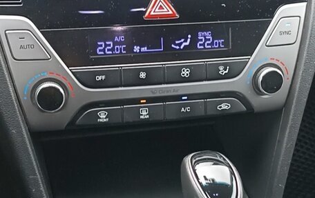 Hyundai Elantra VI рестайлинг, 2017 год, 660 000 рублей, 5 фотография