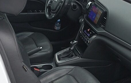 Hyundai Elantra VI рестайлинг, 2017 год, 660 000 рублей, 7 фотография