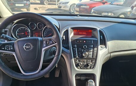 Opel Astra J, 2013 год, 680 000 рублей, 11 фотография