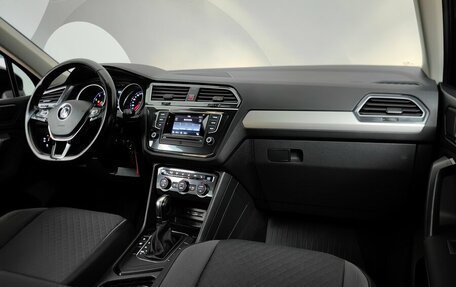 Volkswagen Tiguan II, 2017 год, 1 717 000 рублей, 13 фотография