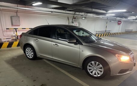 Chevrolet Cruze II, 2011 год, 820 000 рублей, 2 фотография