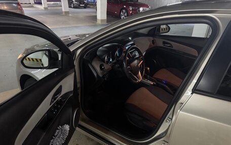 Chevrolet Cruze II, 2011 год, 820 000 рублей, 6 фотография