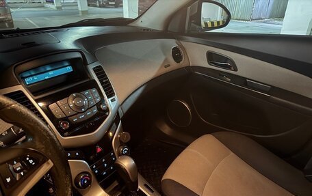 Chevrolet Cruze II, 2011 год, 820 000 рублей, 9 фотография