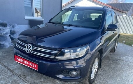 Volkswagen Tiguan I, 2011 год, 1 220 000 рублей, 2 фотография