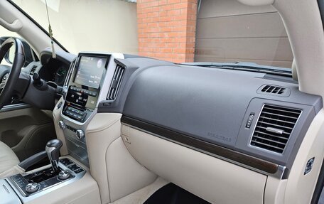 Toyota Land Cruiser 200, 2019 год, 8 599 000 рублей, 14 фотография