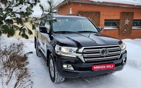 Toyota Land Cruiser 200, 2019 год, 8 599 000 рублей, 4 фотография