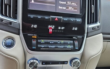 Toyota Land Cruiser 200, 2019 год, 8 599 000 рублей, 12 фотография