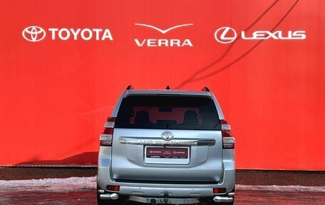 Toyota Land Cruiser Prado 150 рестайлинг 2, 2014 год, 3 450 000 рублей, 5 фотография