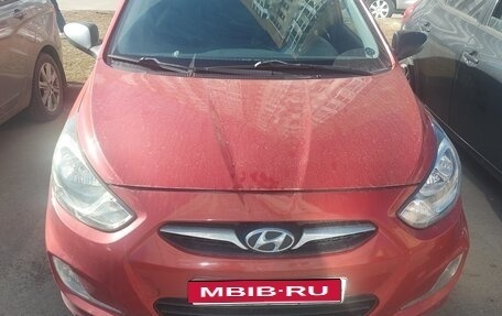 Hyundai Solaris II рестайлинг, 2012 год, 420 000 рублей, 1 фотография