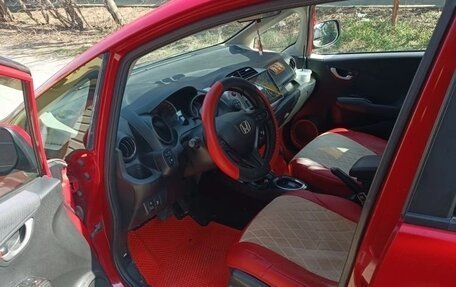 Honda Jazz II рестайлинг, 2011 год, 750 000 рублей, 1 фотография